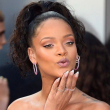 Rihanna surpreende fãs com novo visual