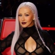 Pink conta que Christina Aguilera tentou dar um soco nela