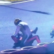 Pilotos trocam socos em corrida de kart e equipes são desclassificadas; veja o vídeo