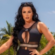 Fernanda D’avila esquenta as praias de Miami