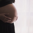 Grávida de 4 bebês, mulher desabafa dizendo que pensa em abortar dois meninos 