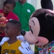  Ao saber da boa ação de Jermaine, Disney preparou uma festa especial para o garoto