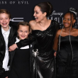 Angelina Jolie Estréia Filhos