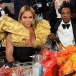 Beyoncé e Jay-Z na cerimônia do Globo de Ouro no Beverly Hilton Hotel 