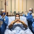 Marcelo Magno apareceu em vídeo acordado e fazendo um coração com as mãos