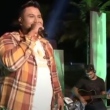 Fiscalização encerra live do cantor Felipe Ferraz, em Aparecida de Goiânia, e multa mais de 100 pess