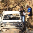 Polícia Científica de Goiás realiza perícia em carro encontrado carbonizado em Cocalzinho de Goiás