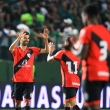 Jorginho e Wellington Rato (11) comemoram gol na Serrinha