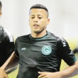 Maguinho está de volta à lateral direita do time do Goiás para enfrentar o Athletico-PR, fora de cas