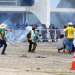 Polícia tenta conter ato terrorista em Brasília