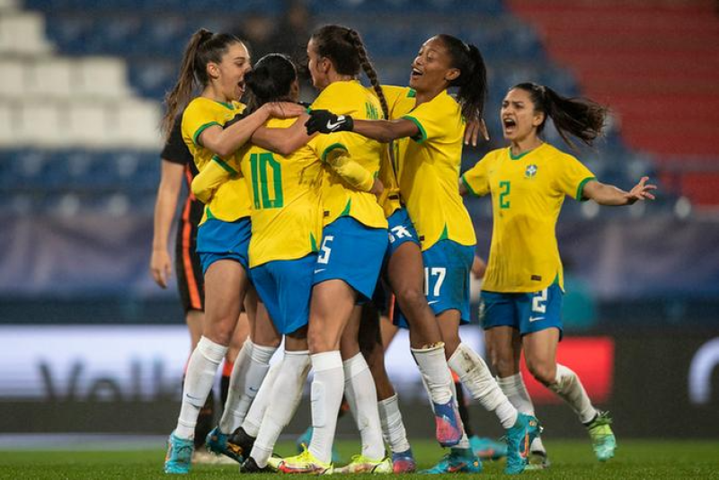 Servidores públicos terão ponto facultativo em jogos da seleção feminina na  Copa