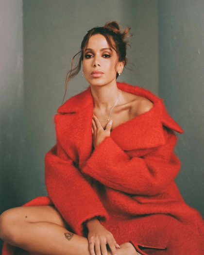 Anitta revela trecho de próximo single e conta detalhes da canção